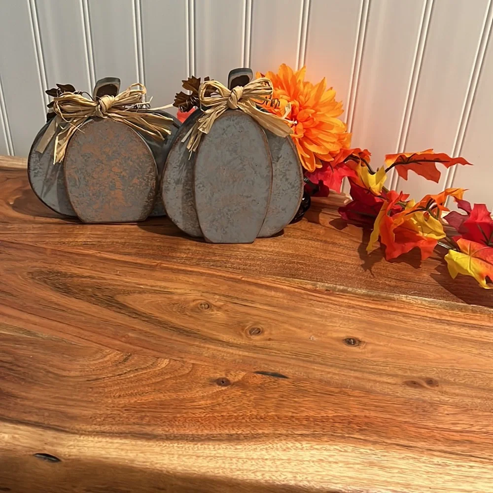 ☀️Clearance- Kirkland’s Home Chunky 3D Wood Metallic Tabletop Pumpkins 2 Pc Set - Picture 10 of 12